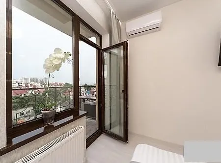 Apartman современная в аркадии с балконом и видом на море *