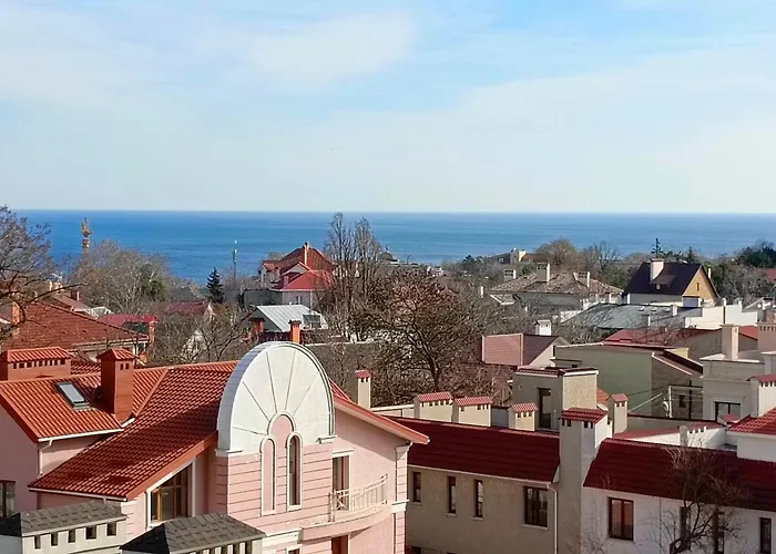 современная в аркадии с балконом и видом на море *