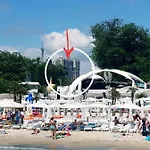 морская панорама: современные в аркадии Apartment