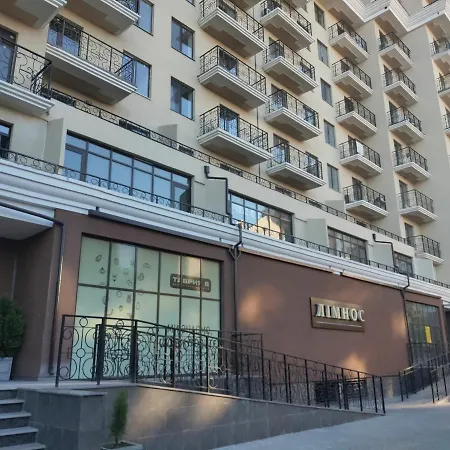 современная в аркадии с балконом и видом на море *