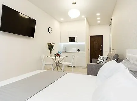 Appartement современная в аркадии с балконом и видом на море