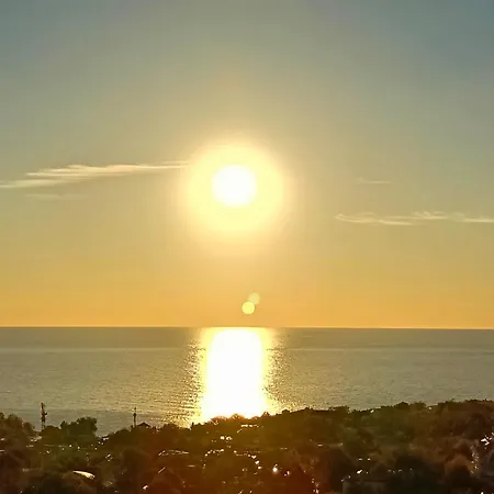 современная в аркадии с балконом и видом на море Odessa